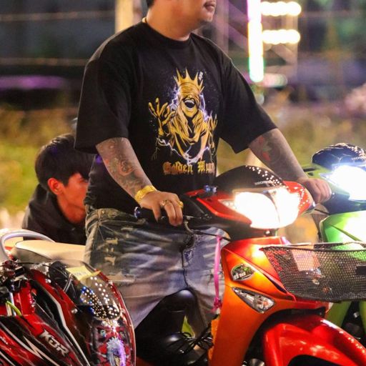 ถ้าไม่จ่ายดอก ระวังโดนหัวจ่ายตอก นะจ๊ะ  by บังเปรียว  บารมีรุ่งเรืองทรัพท์