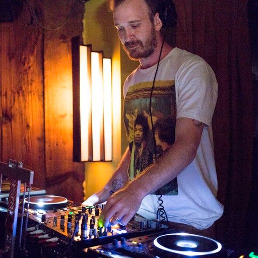 On the Floor – Kaan Düzarat at Red Bull Music Festival Istanbul