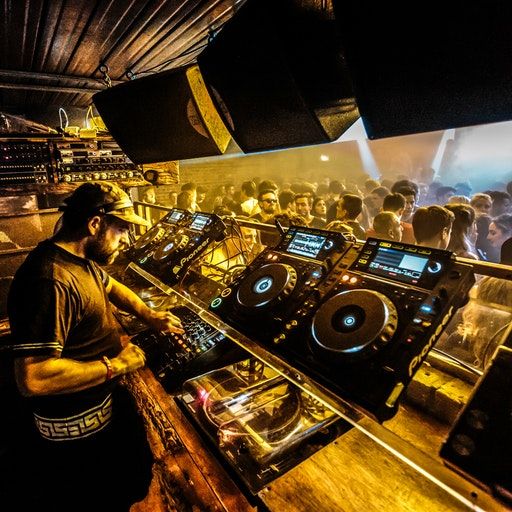 On the Floor – Jus Now at fabric