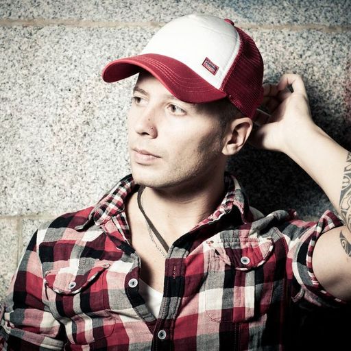 Danny Serrano - Exclusive Mix - CLUBZ