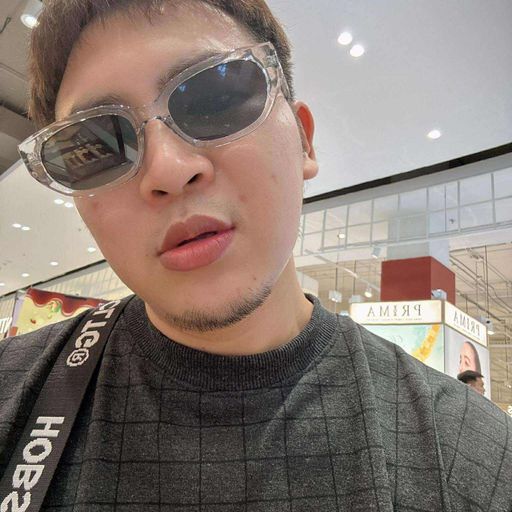 สุดหล่อที่เธอเหลียว คงไม่เสียวเท่าผมหรอก  :เป้ซ่าส์พันเปอร์เซ็นต์ᴱᴰᴹ
