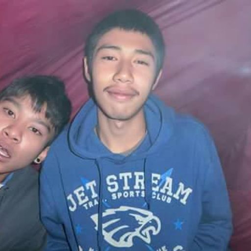 จะให้เดินดง หรือเดินตรง" ลำพังยังยืนไม่ตรงเลยครับ (ก้อง นาป่า )