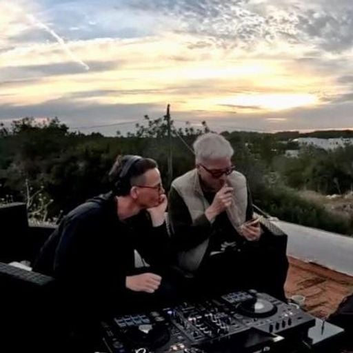 Roof Manuvas test broadcast