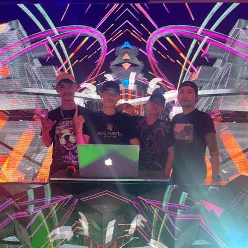 วัยรุ่นท่าขี้เหล็ก เน้นเลีย ไม่เน้นดม