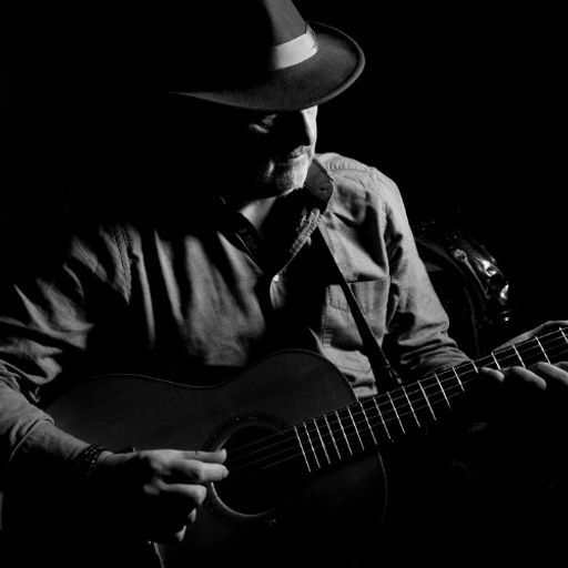 A Bit of Everything in conversation with folk singer Steve Bonham and also Adele Edwards. 28/3/13