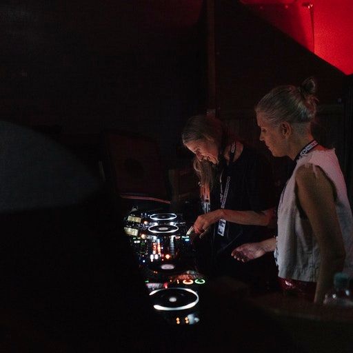 On the Floor – Sick Girls at Red Bull Music Festival Berlin