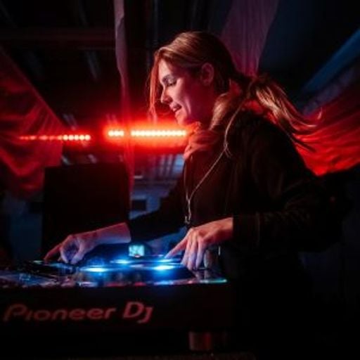 Anna Reusch - Sunshine Live Pioneer DJ Mix Mission