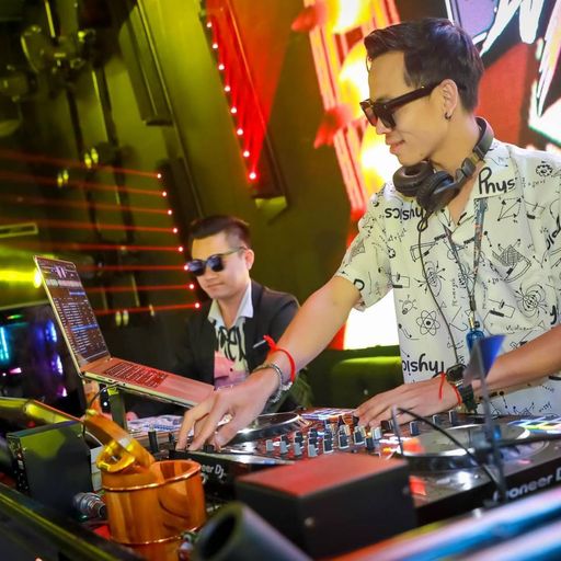 วัยรุ่นท่าขี้เหล็ก เด็ก300 อัพราคาเป็น 500. By ดีเจมอส