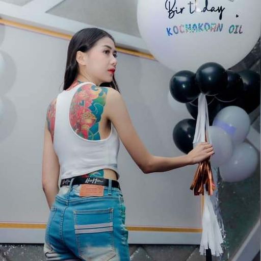 คุณ กชกร จัดให้