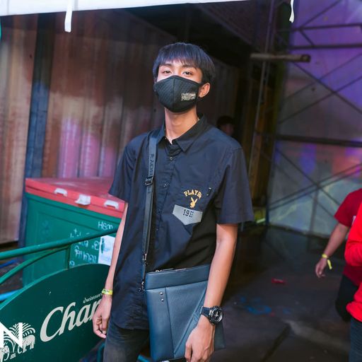 ไห้ตังฟรี2ทีเอาใหญ่เลยน่ะby เบ้น ธนารกณ์