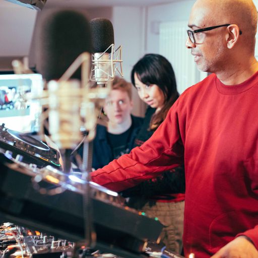 Tru Thoughts – Robert Luis with Bryony Jarman-Pinto, Nostalgia 77, Sly5th Avenue and Rhi // 17-03-18