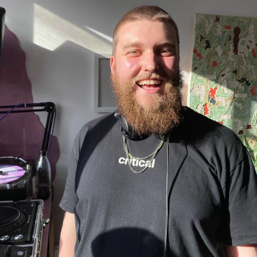 Going On The Computer w/ Sean Cotterill - August 2022