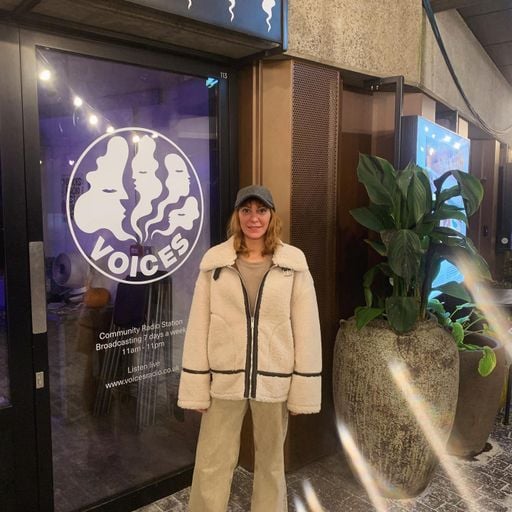 Moments On The Floor w/ Zeynep Erbay 21/11/24 - Voices Radio