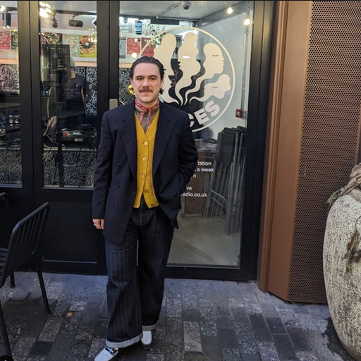 Fraise Presents: Eclectic Blends w/ Harrison Guyett - 09.02.24 - Voices Radio