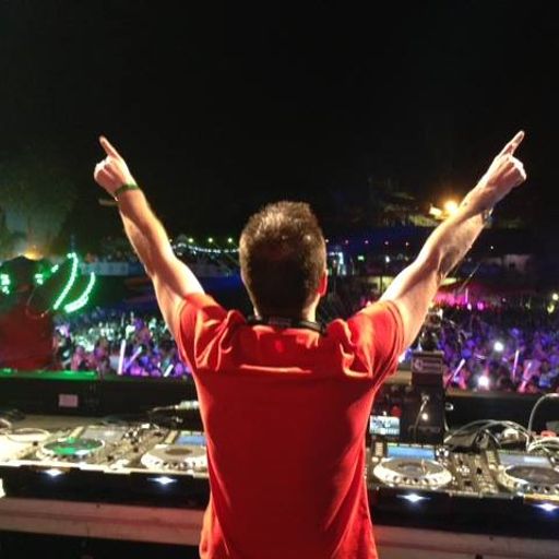 DEREK The Bandit 01 LockDown Classic Mix 03 April 2020