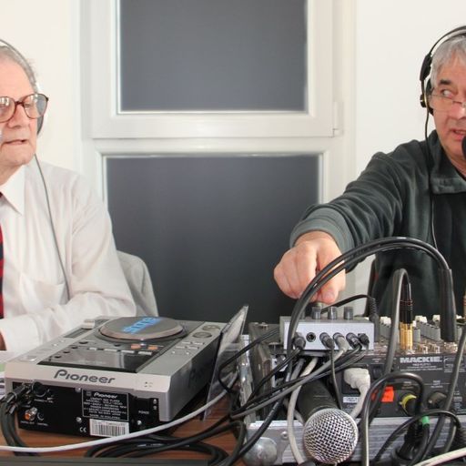 Bétóshow ünnepi beszélgetés B. Tóth Lászlóval és Komjáthy Györggyel. Részlet a 2022-05-05-i adásból.