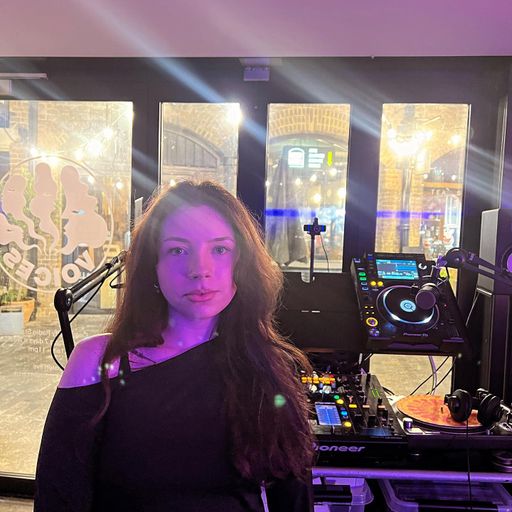 sadgrlradio w/ Milla - 12/01/25 - Voices Radio