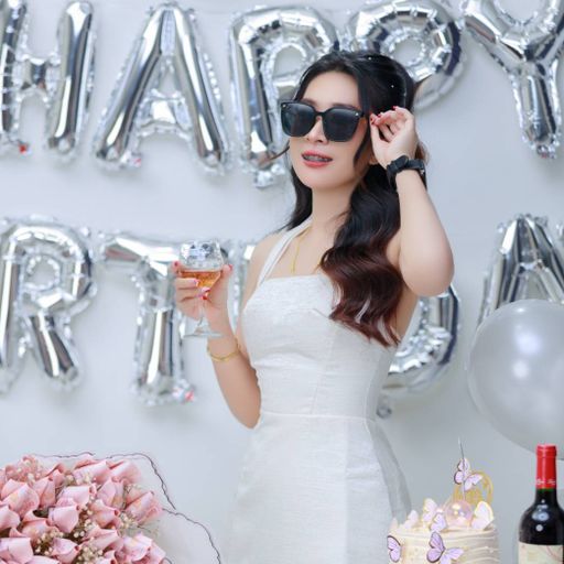 รุ่นนี้ไม่มีเหงา ลองคบแล้วจะติดใจ  happy birthday  by จอมขวัญ เชียงตุง