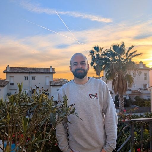 Play.Shuffle.Repeat w/ DanD - 24/12/24 - Voices Radio