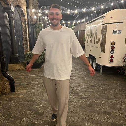 Select Sounds - 12/08/23 - Voices radio