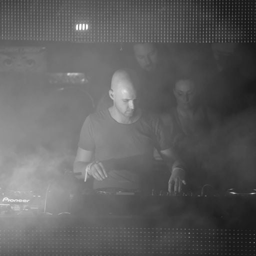 James Grant - Live @ Queen Club, Anjunadeep Party (Paris) (19-09-2008) 