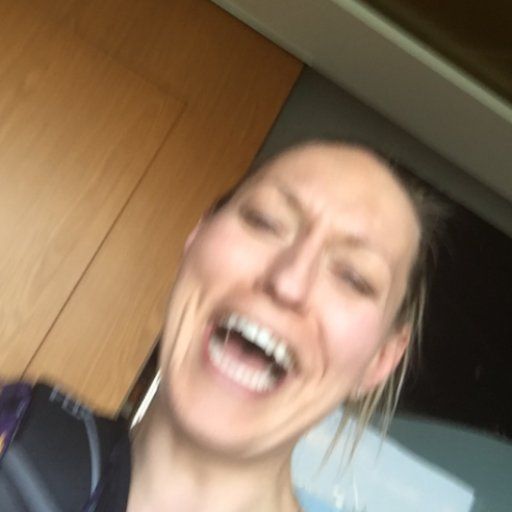 Mirka Garland @Mirkaplaysvinyl live on toohotradio.net 04.05.2024