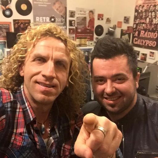 Mélyinterjúk Live! Sándor Andrással. A műsor vendége Balázs Pali énekes. www.poptarisznya.hu