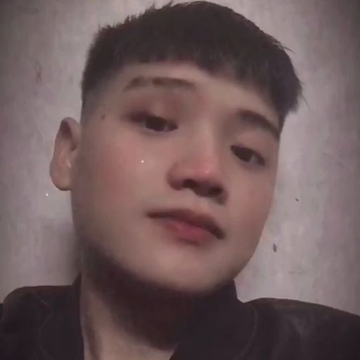 Nhạc_Gõ_Bling_DuyyBinn_男性