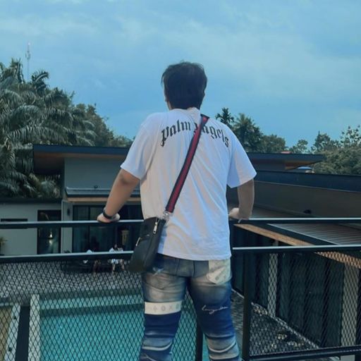 ไห้ซื้อใจคน  ผมซื้อเคดมดีกว่า.[Byแบงค์ ต้องนอน]