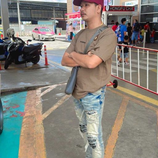 เลี้ยงวัวพอได้ขายขี่  เลี้ยงหีไม่ได้อะไรเลย [ แต่ก็ยังเลือกหี ] By.กล้วยทอด