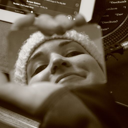 Wake Up Happy Breakfast Show with Wizzi Flying Solo 24/02/16