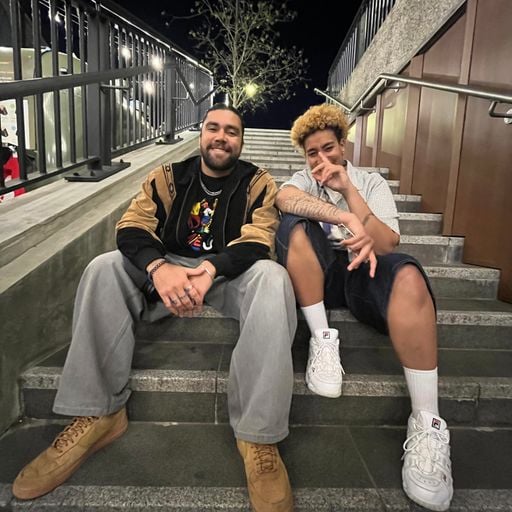 Full Circle w/ Flores feat. Scarba - 15/04/2026 Voices Radio