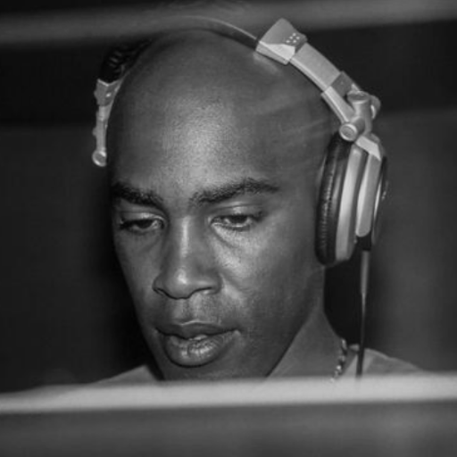 Trevor Rockliffe at "Ultimate B.A.S.E." @ Velvet Rooms (London - UK) - 1 March 2001