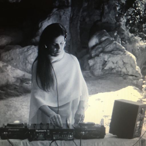 The Chill Out Tent - T Modet