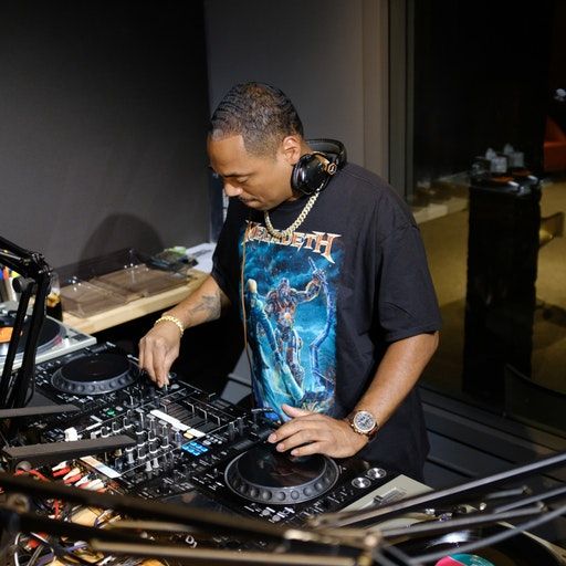 Omar S presents WFXHE – Mind Games