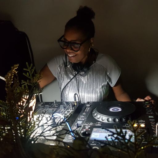 DJ Tunesmith / Fridays are free /  Horse and Groom teaser mix !