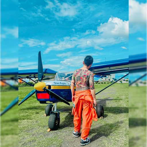 นมใหญ่ตูดใหญ่มาหาพี่เดี๋ยวเมียพี่ให้เงิน  大奶大屁股，來找我，我老婆給你錢。