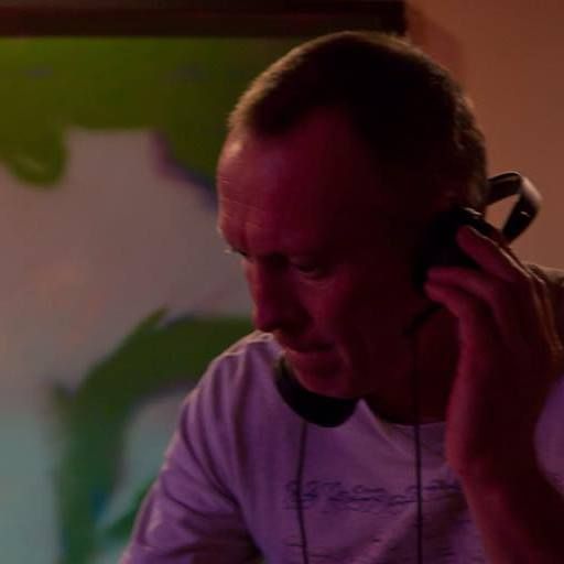 Area 32 086 Hour 1 Dave Johnson Mix.