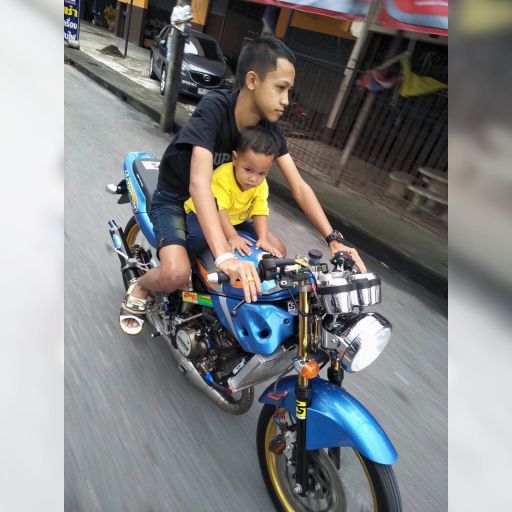 ไม่เหงาถ้าเงินในกระเป๋าหนาพอ by วัยรุ่นสร้างหนี้