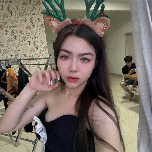 [专属YANIS] KICK DUM BASS-I AM A SEXY GIRL-THE BOOK IN TABLE