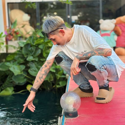 #แม้จะต้องยืนเดียวดายแต่ไม่ต้องอธิบายใคร #ดีเจนากาตะ