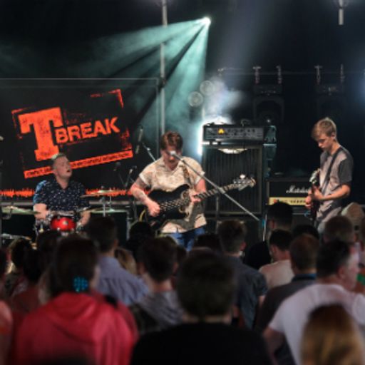 Radio Magnetic at T Break 2013: Seams