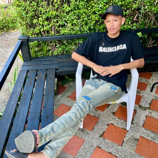 ก็เมียมึงบอกโสดแล้วมึงจะโกรธกูทำไม by จ๊าบ หลาย