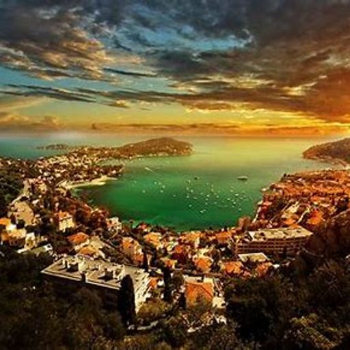 Riviera Lounge (Lounge)