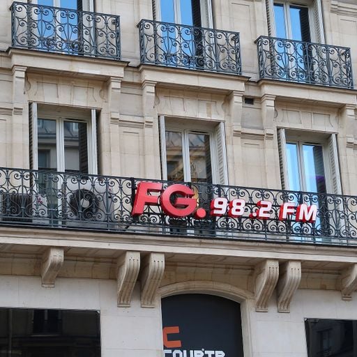 Daft Punk DJ Set at Radio FG 98.2 (Paris-France) - 27 July 1994