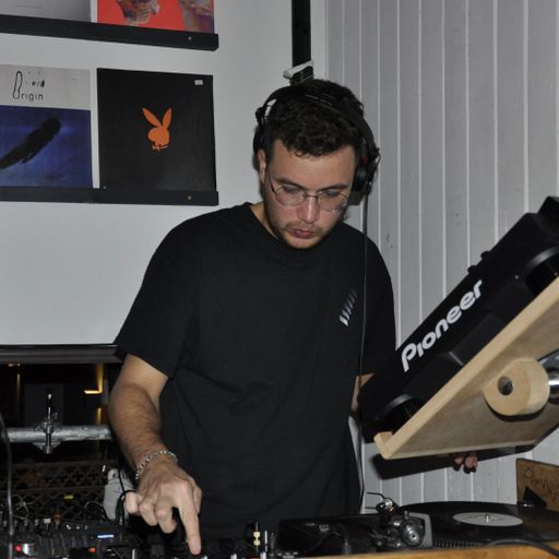 3 Feet Deep w/ Theo BR - 28/04/22