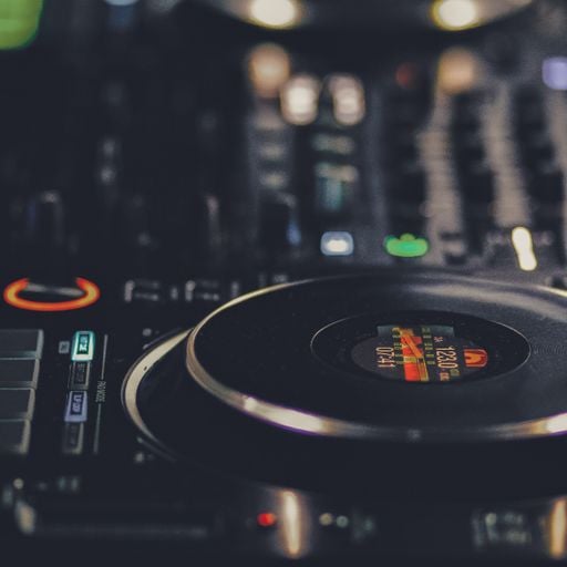 Deep House Holiday at Home