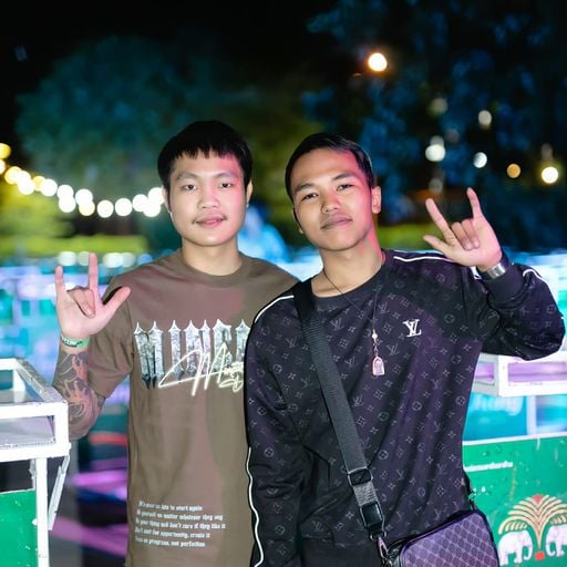 อยู่ให้เหมือนผีถึงไม่มีตัวตนแต่มีอยู่จริง  ชิ-โช๊ค  Zone C