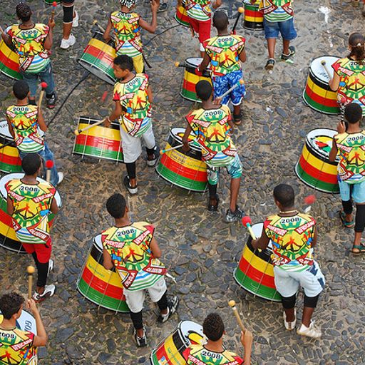 THE GLOBAL GLITCH 33