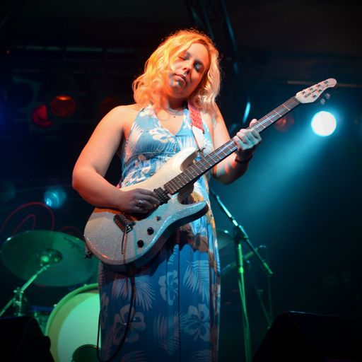 A Bit of Everything talks with rock and blues musician Chantel McGregor about her music. 18/10/12